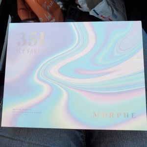 Icy fantasy morphe palette